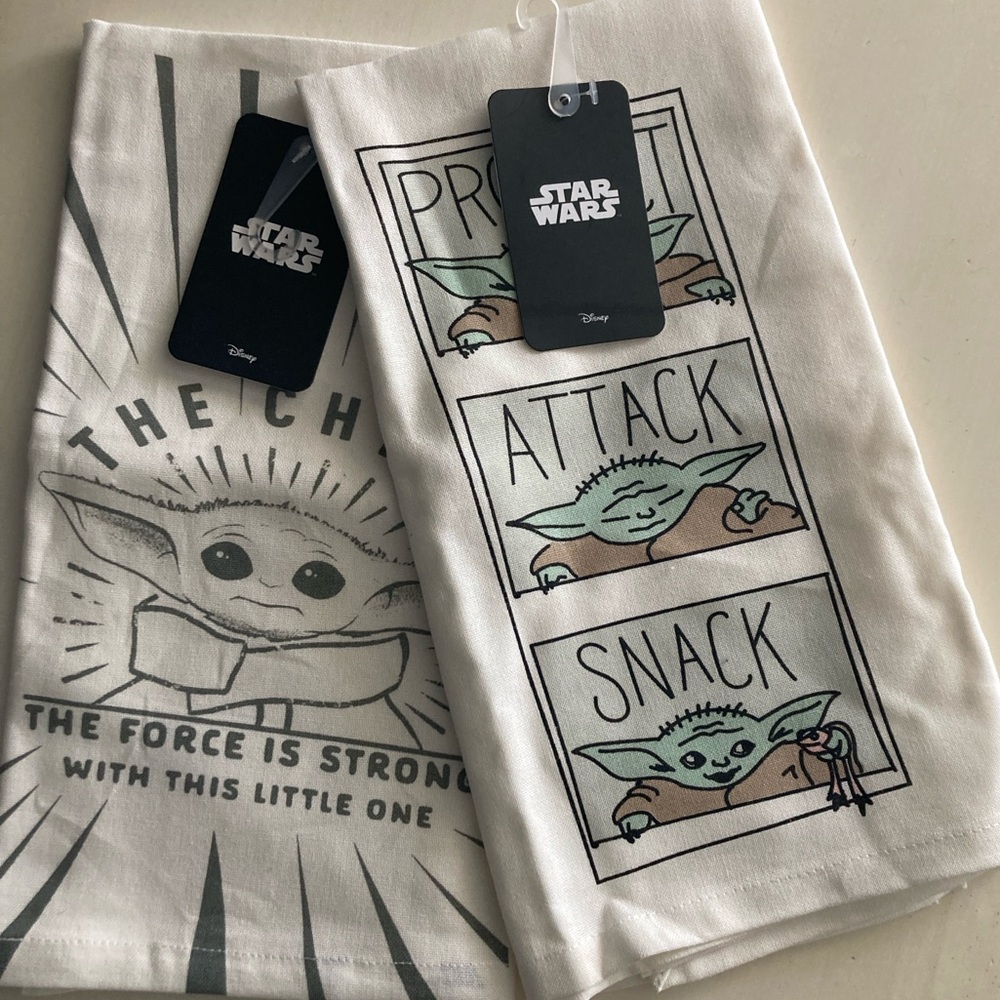 STAR WARS Baby Yoda 2 kitchen or bathroom Towel set. NWT